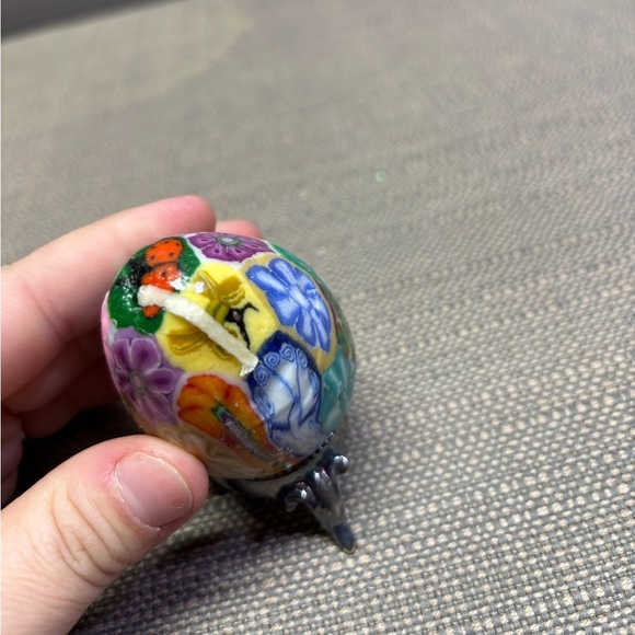 Small Wax Egg Shaped Colorful Candle - Picture 3 of 3